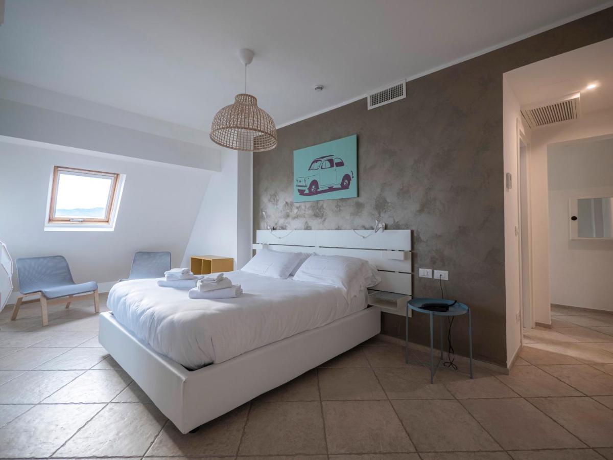 Hotel Jolly Roger Pietra Ligure Exterior foto
