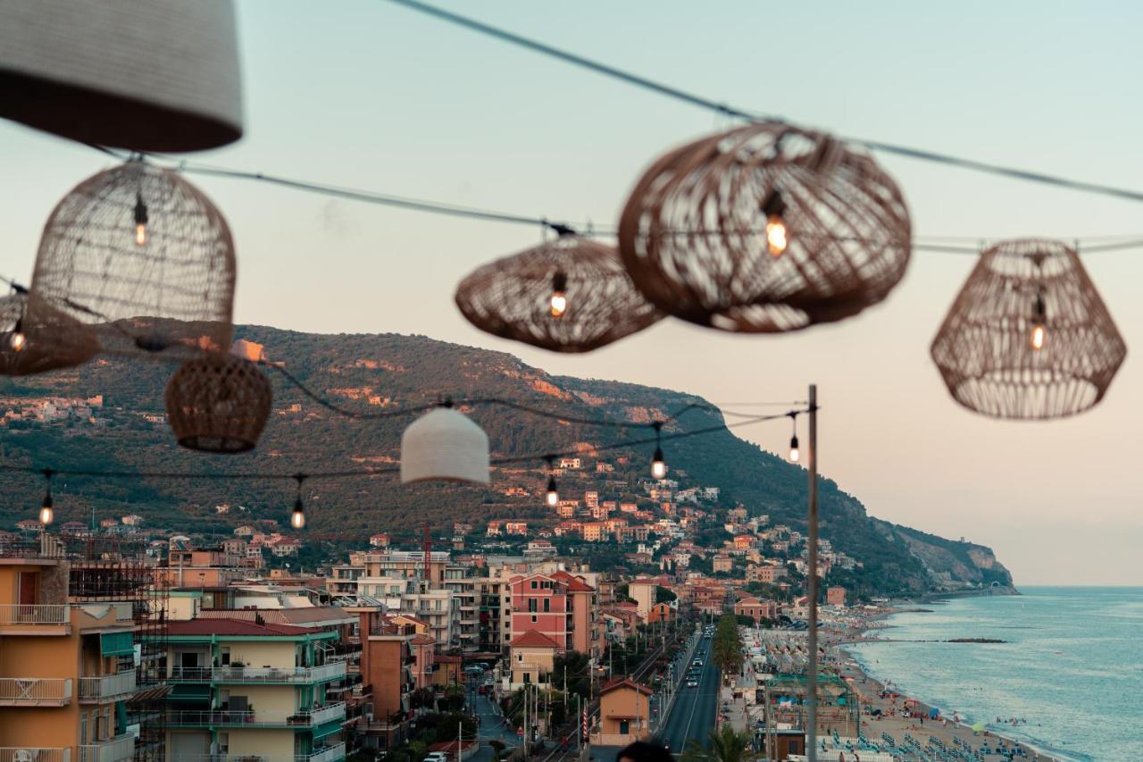 Hotel Jolly Roger Pietra Ligure Exterior foto